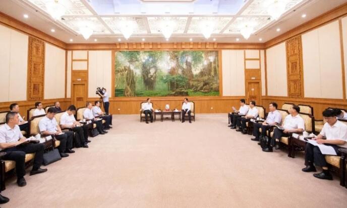 中核集團(tuán)總經(jīng)理、黨組副書(shū)記顧軍與福建省委副書(shū)記、代省長(zhǎng)王寧會(huì)談