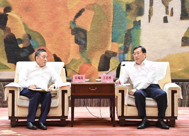 宋海良拜會(huì)武漢市委書記王忠林、市長周先旺