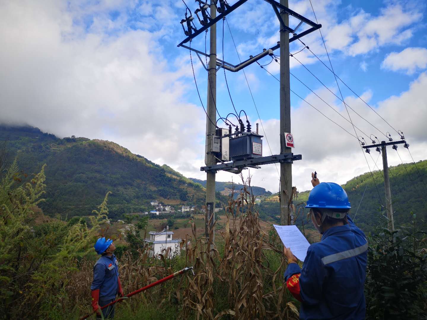 臨滄云縣供電局開展線路維護改造，全面提升供電可靠性