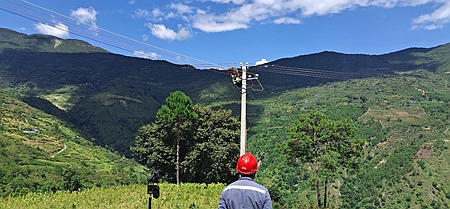 鳳慶供電局新華供電所供電火力全開，助力當?shù)乜緹煯a(chǎn)業(yè) 穩(wěn)定發(fā)展