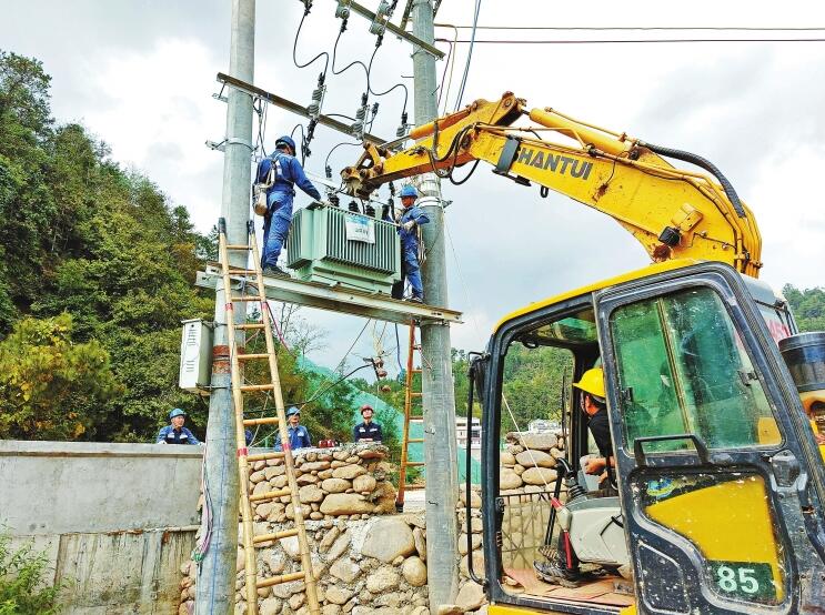 南方電網(wǎng)公司加強(qiáng)農(nóng)村電網(wǎng)建設(shè)，以充足電力激發(fā)鄉(xiāng)村活力