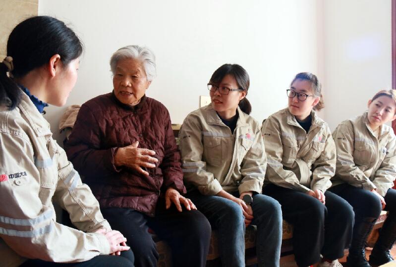別樣婦女節(jié)，溫暖老人心