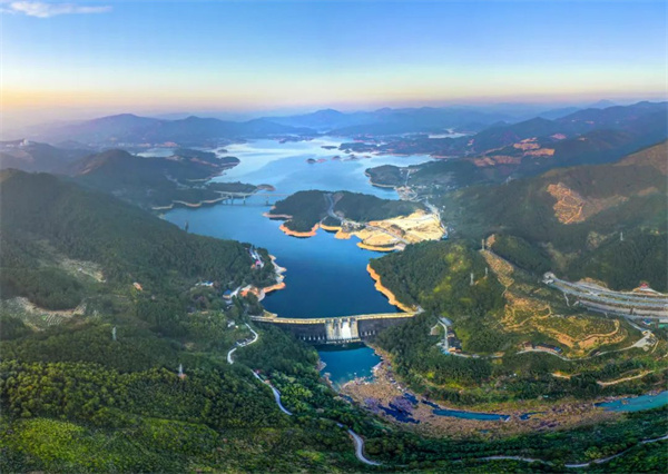華電福建公司不負(fù)春光趕秋實(shí)，“雙碳”路上奮楫行