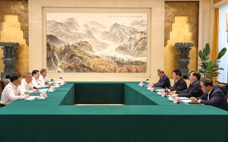 雷鳴山、韓君拜會湖北省委書記王蒙徽、省長王忠林