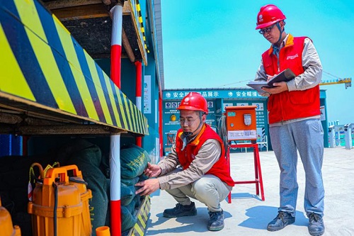 迎峰度夏保供電：積極應對大負荷 確保電網安全平穩(wěn)運行