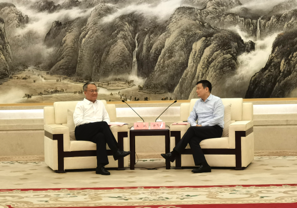 王斌與寧波市委副書(shū)記、市長(zhǎng)湯飛帆舉行會(huì)談