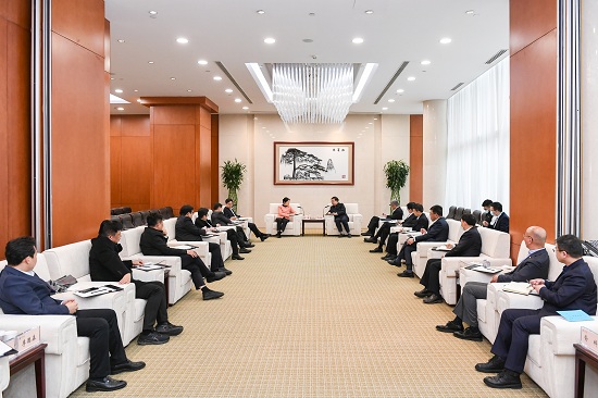 華能集團(tuán)總經(jīng)理、黨組副書記鄧建玲會(huì)見常州市市長(zhǎng)盛蕾