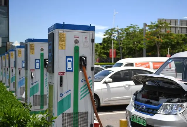 中國(guó)電動(dòng)車企駛?cè)肴毡尽八{(lán)?！笔袌?chǎng)