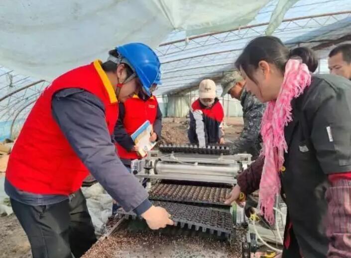 國網(wǎng)新疆電力公司貼心服務(wù)，為春耕春灌用電保駕護(hù)航