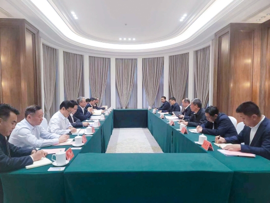 中國(guó)電建黨委副書(shū)記、總經(jīng)理王斌與黑龍江省常務(wù)副省長(zhǎng)王一新舉行會(huì)談