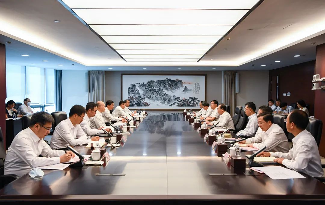 華電集團黨組書記、董事長江毅與河北省委副書記、省長王正譜舉行會談