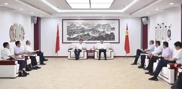 漯河市委書記秦保強(qiáng)、市長黃鈁會見中國電建華中區(qū)總部黨委書記、總經(jīng)理蹇尚友一行