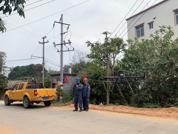 廣西欽州受臺風“泰利”影響的電力線路設(shè)備已全部恢復供電