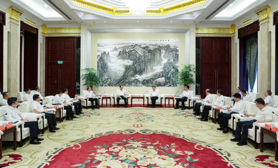 中國電建黨委書記、董事長丁焰章拜會(huì)貴州省委書記徐麟、省長李炳軍