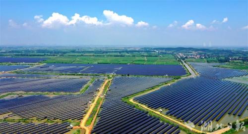 湖北省最大漁光互補項目全容量并網發(fā)電