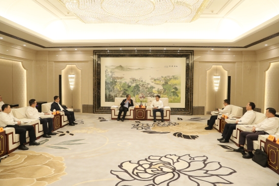 中國電建黨委副書記、總經理王斌與江蘇省委常委、蘇州市委書記曹路寶舉行會談