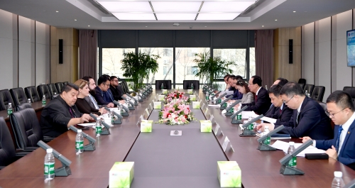 中國電建黨委書記、董事長丁焰章同洪都拉斯國會主席雷東多舉行會談