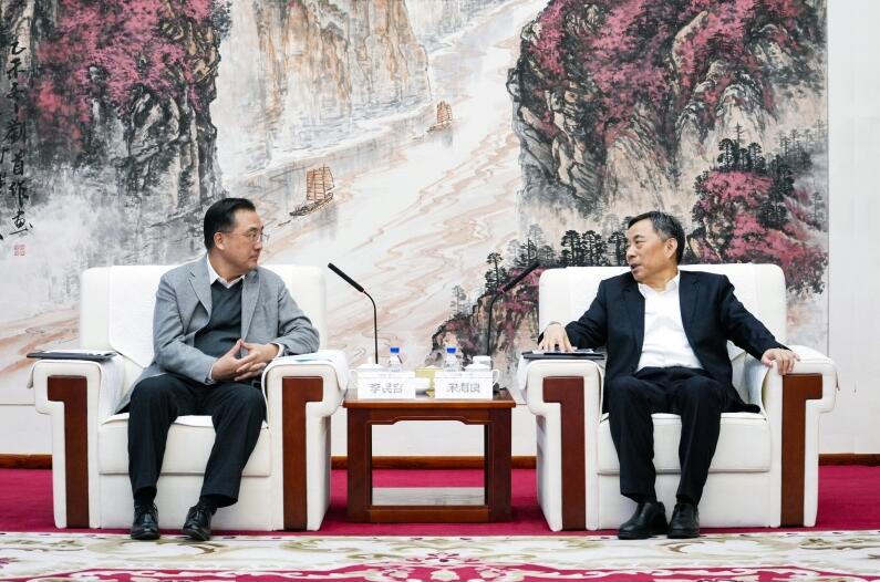 中國(guó)能建黨委書記、董事長(zhǎng)宋海良與華夏銀行黨委書記、董事長(zhǎng)李民吉會(huì)談