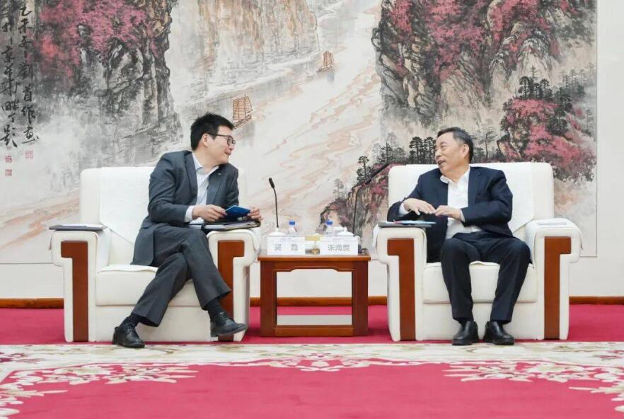 中國能建黨委書記、董事長宋海良與上海電氣集團黨委書記、董事長吳磊會談
