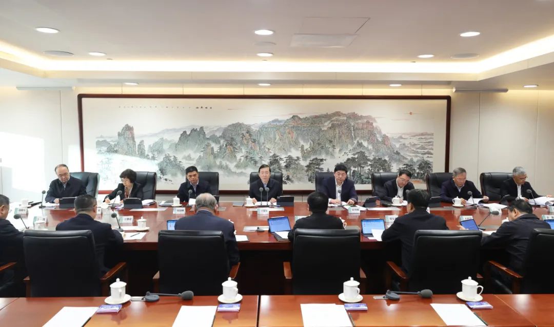 國家電網(wǎng)公司領(lǐng)導(dǎo)班子和專職助理、總師、副總師2024年調(diào)研座談會召開