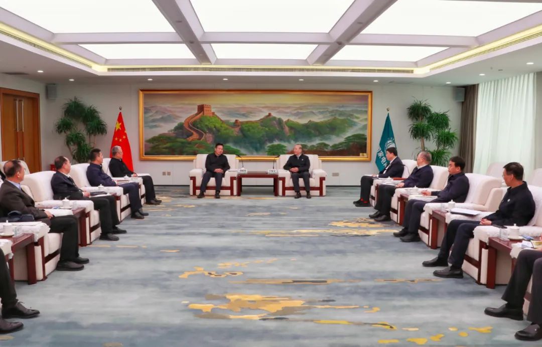 劉明勝、栗寶卿與國(guó)家電網(wǎng)董事長(zhǎng)辛保安、總經(jīng)理張智剛會(huì)談