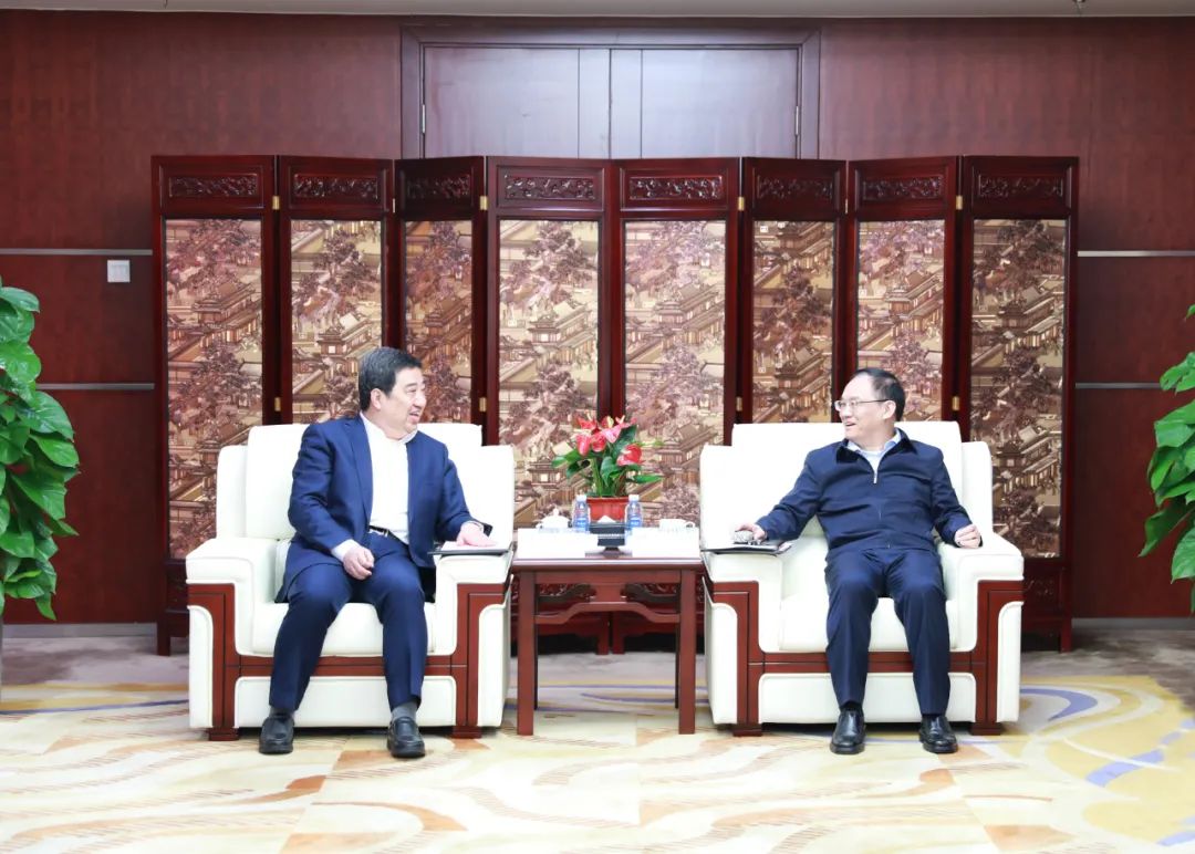 中國電氣裝備白忠泉董事長、周群總經(jīng)理拜訪中鋁集團董事長段向東、總經(jīng)理王石磊