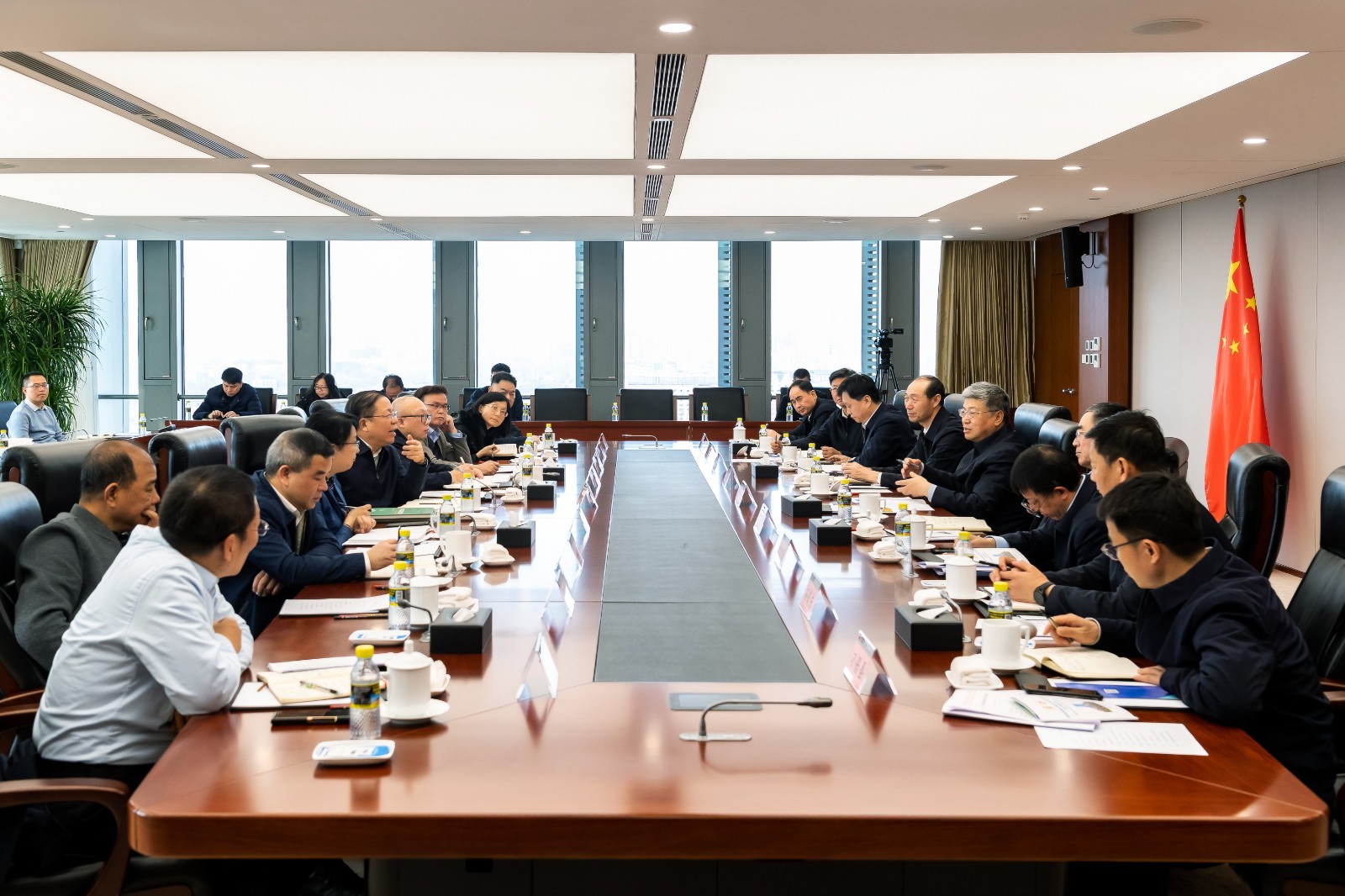 國家能源集團(tuán)黨組書記、董事長劉國躍會見廣西壯族自治區(qū)政府黨組成員、國資委黨委書記秦如培