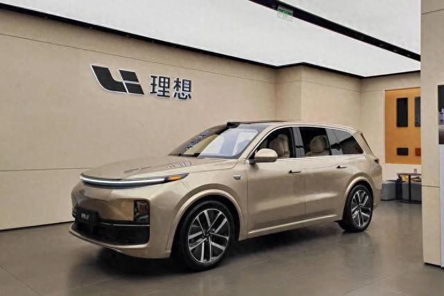 理想汽車(chē)，一天跌沒(méi)了400億