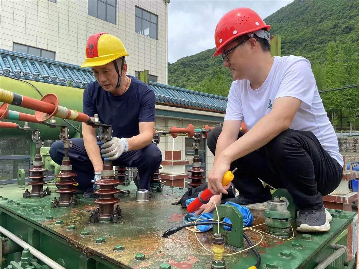 黃石市王英電廠發(fā)電泄洪調(diào)峰，騰出庫容1200萬立方米