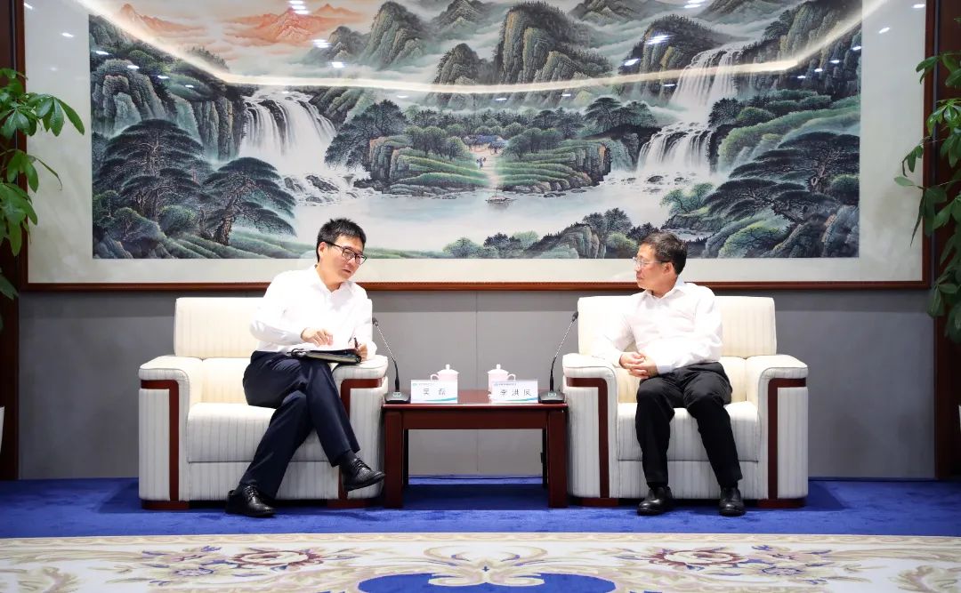 中國電氣裝備黨委書記、董事長李洪鳳會(huì)見上海