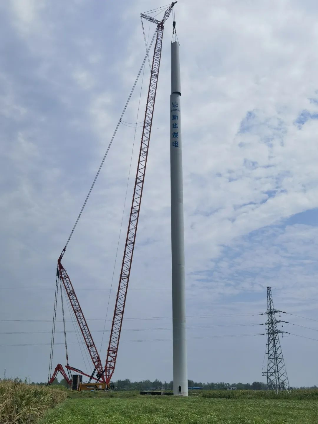 河南省唐河縣東王集、畢店60兆瓦風(fēng)電項(xiàng)目塔筒圓滿完成吊裝