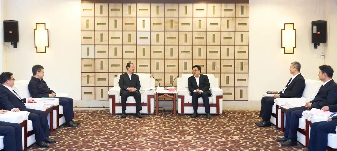 中國電建黨委書記、董事長丁焰章拜會(huì)海南省委書記馮飛