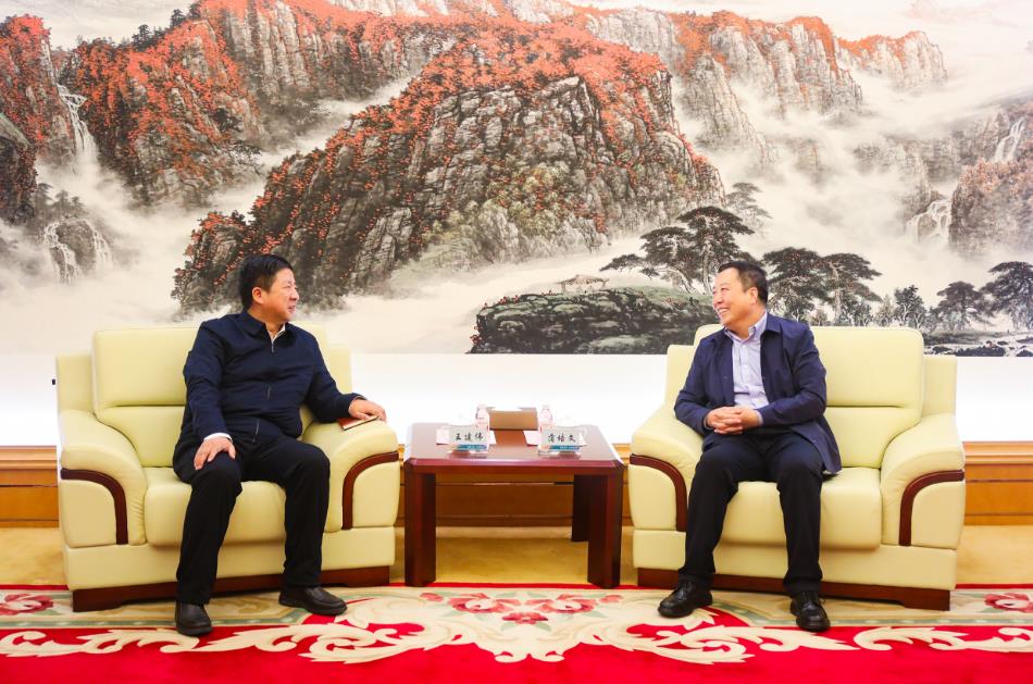 大唐甘肅公司黨委書記、董事長(zhǎng)王建偉與甘肅電投集團(tuán)黨委書記、董事長(zhǎng)蒲培文會(huì)談