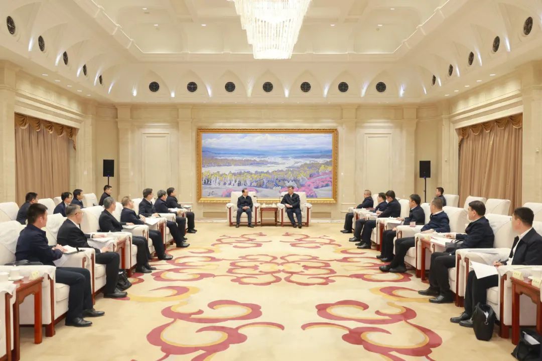華電集團(tuán)黨組書記、董事長江毅與新疆維吾爾自治區(qū)主要領(lǐng)導(dǎo)舉行會談