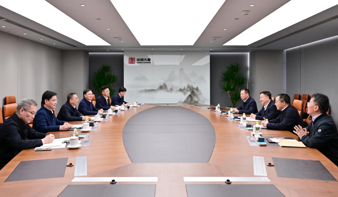 中國大唐董事長鄒磊、總經(jīng)理張傳江與中廣核董事長楊長利、總經(jīng)理高立剛會(huì)談