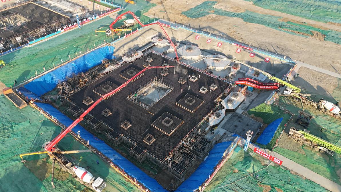 中能建建筑集團(tuán)洛河百萬(wàn)項(xiàng)目7號(hào)鍋爐、煙囪基礎(chǔ)混凝土澆筑完成
