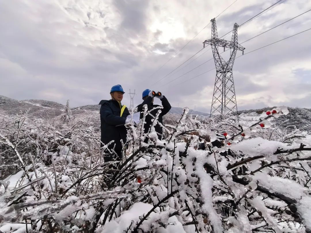 南方電網(wǎng)科技抗冰 讓冰雪“看得見、除得掉、防得住”